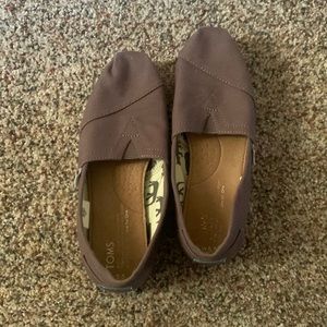 Gently Used Toms Slip On Shoes